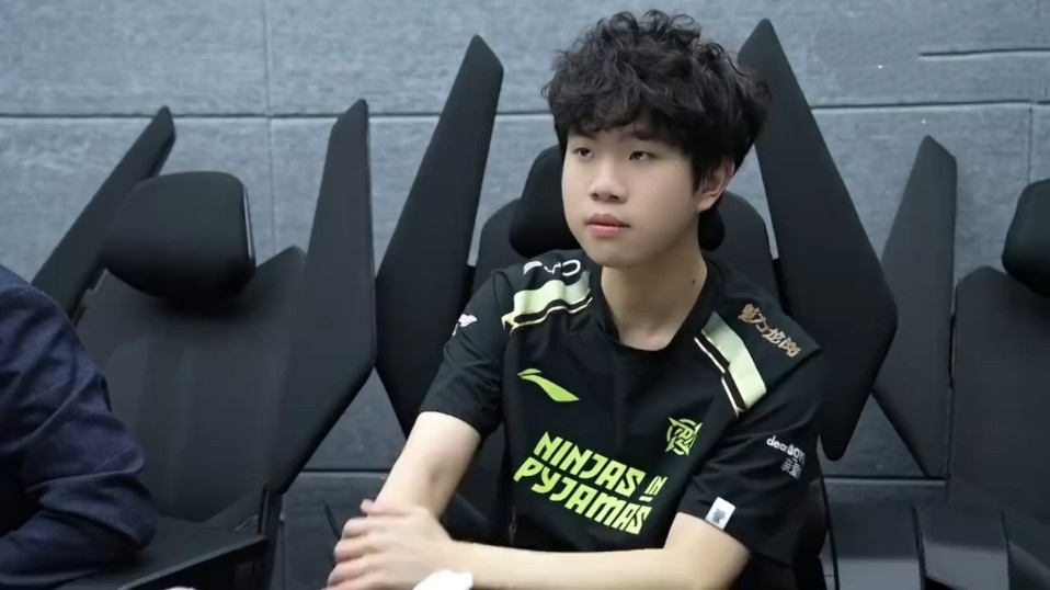 NS参赛阵容变更公告：上调CL队中单、下路、辅助