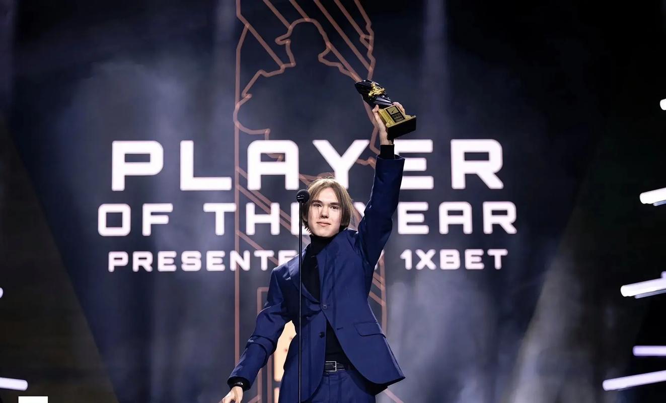 LPL经理笔记：TES和WBG是LPL战队平均年龄的最大的两队